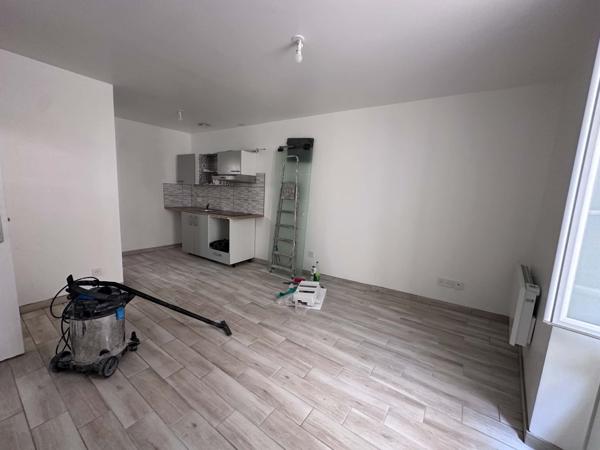 Appartement
                                                                                                                                                                                                                                                                                                                        2 pièce(s)                                                                                                                                                                                                          1 chambre(s)                                                                                                                                                                                                          29.77  m²