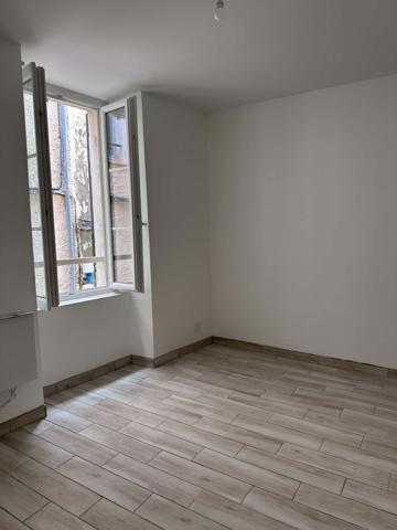 Appartement
                                                                                                                                                                                                                                                                                                                        2 pièce(s)                                                                                                                                                                                                          1 chambre(s)                                                                                                                                                                                                          29.77  m²