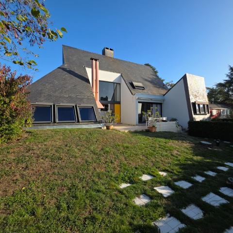 Maison d'architecte signée Maurice Thomas - VUE LOIRE - aux portes d'ANCENIS.