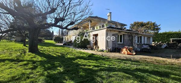 Maison à Dommartin, 69380 - 7 pièces 240m²