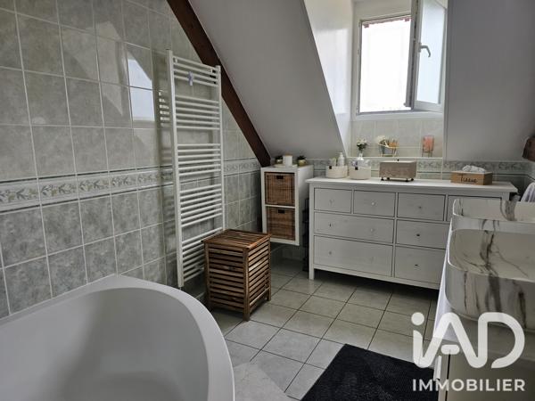 Maison à vendre 7 pièces 141 m² Guichainville