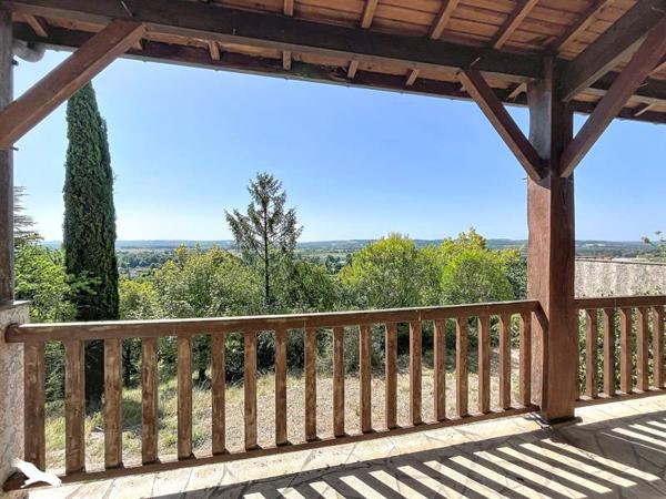 Maison à vendre 179 000 € Port-Sainte-Marie 5 p 150 m² DPE E
