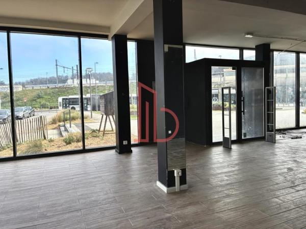 Bureau de 170 m² à louer à Bordeaux Rive Droite
