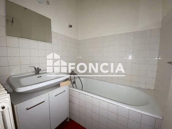 Location Appartement 2 pièces 63.74 m² - 2 RUE RIFFAULT Poitiers 86000