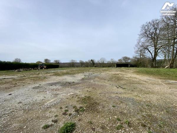 Proche AUNAY SUR ODON : Parcelle à bâtir de 2800 m² environ