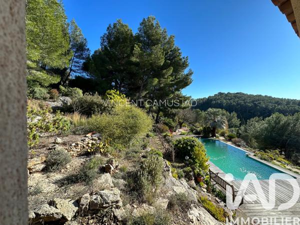 Maison à vendre 6 pièces 240 m² Sanary-sur-Mer