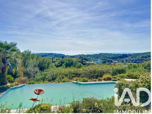 Maison à vendre 6 pièces 240 m² Sanary-sur-Mer