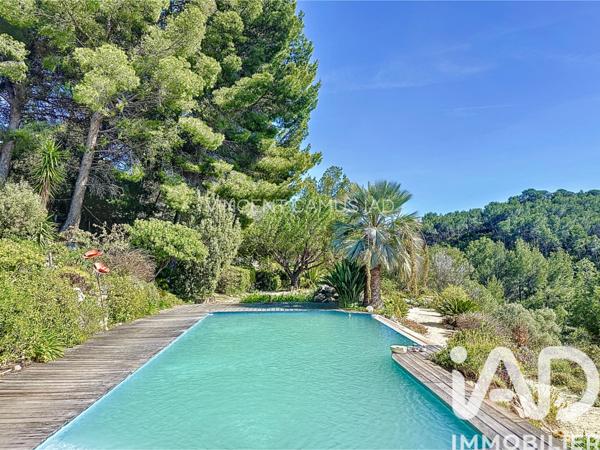Maison à vendre 6 pièces 240 m² Sanary-sur-Mer