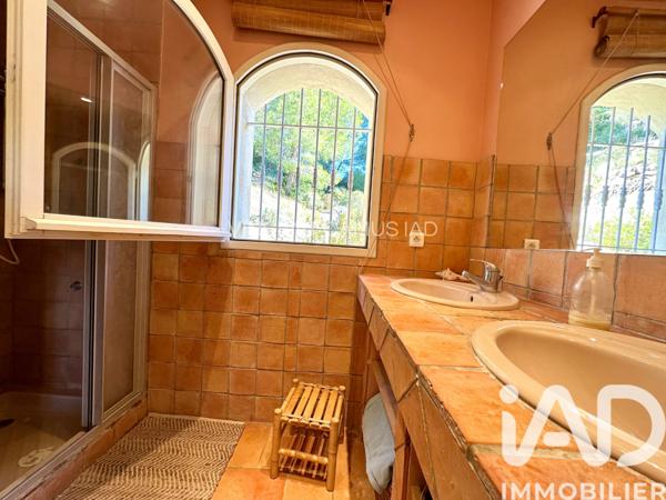Maison à vendre 6 pièces 240 m² Sanary-sur-Mer