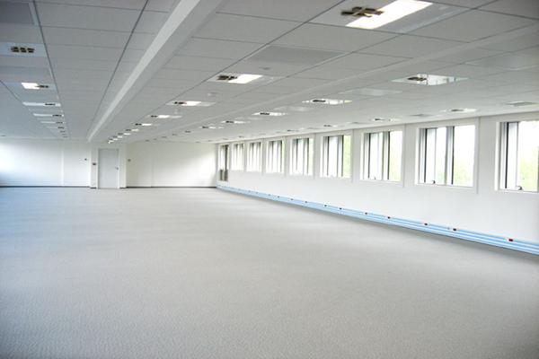 Immeuble de bureaux labellisé - RER A à proximité - Nombreux services - Parkings