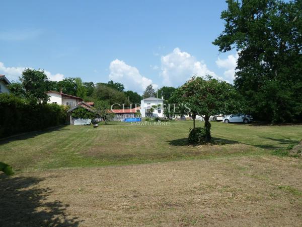 ANDERNOS, PROCHE CENTRE VILLE, GRAND TERRAIN 2 184 M2