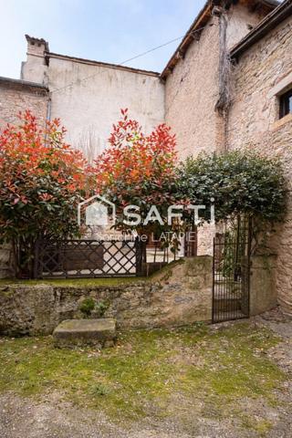Maison de village sur 3 niveaux avec jardinet