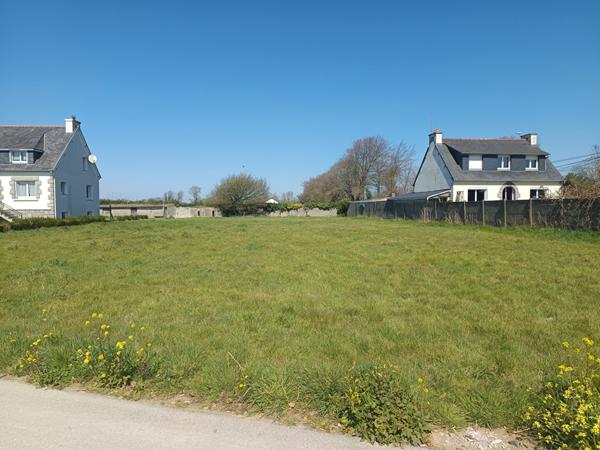 Achat terrain près de PLOUMILLIAU - 901 m² - 97 600 €