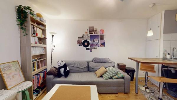 En Exclusivité - Charmant deux-pièces au pied de la cathédrale