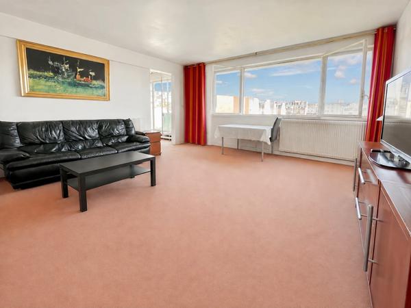 Appartement
         2 pièces
        - 60 m² 490 000 € *