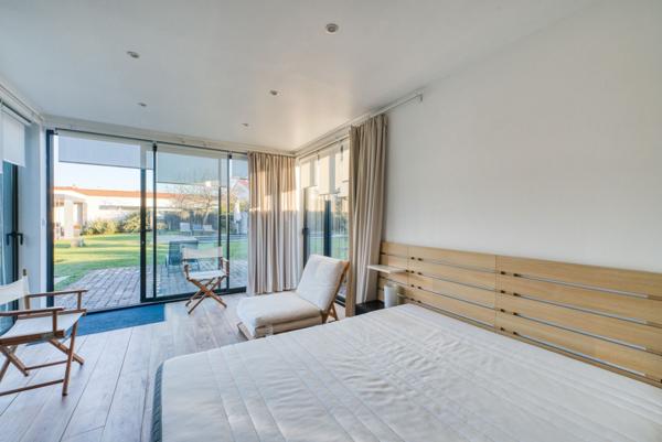 Maison d’architecte à La Rochelle 4 chambres plus studio à l'abri des regards