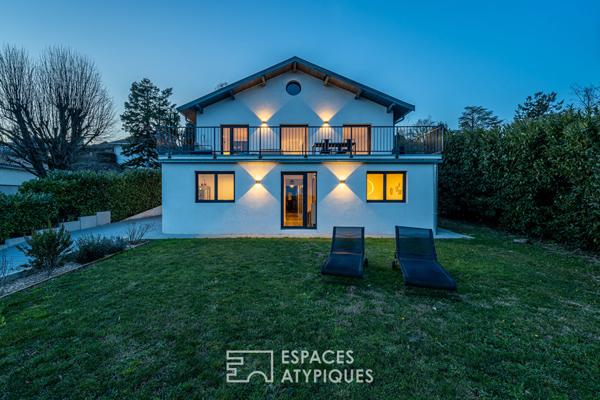 Maison rénovée avec vue à proximité du centre du village