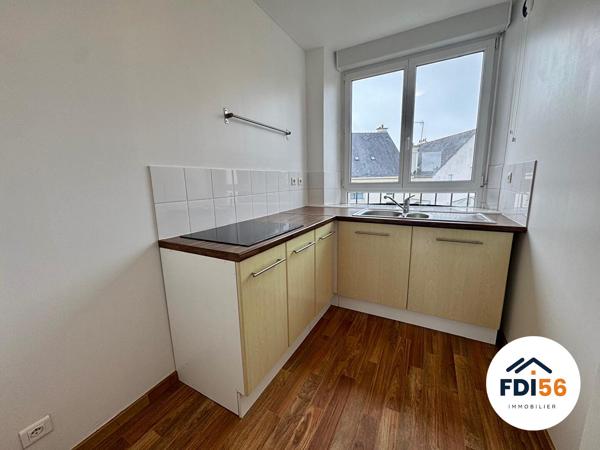 A VENDRE LORIENT - JOLI T3 DE 60 m2 - TRAVERSANT - LUMINEUX - AU CALME , Lorient