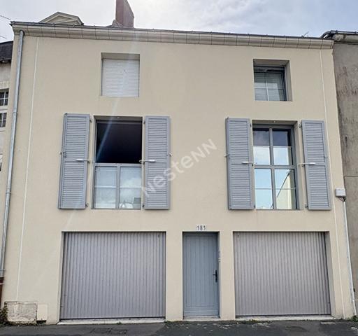 À vendre à ANCENIS centre, proche gare : Ensemble immobilier de deux appartements + garages - idéal investisseur