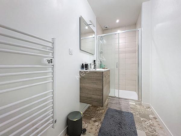 À vendre à ANCENIS centre, proche gare : Ensemble immobilier de deux appartements + garages - idéal investisseur