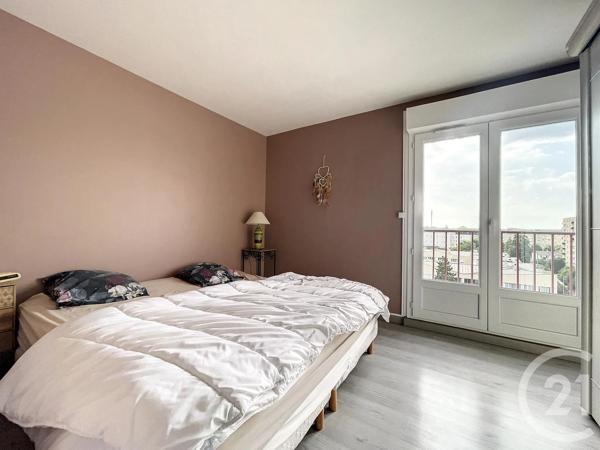 Appartement F3 à vendre  4 pièces - 82,09 m 2   COMPIEGNE  - 60