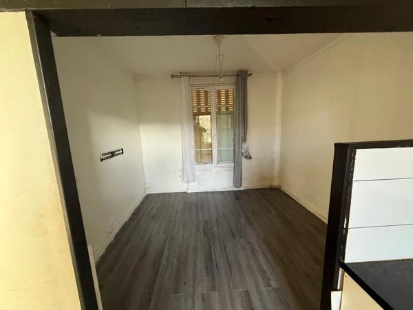Vente                                                      Maison
                        
                     3 pièces                      66 m2                     à Villeneuve-le-Roi