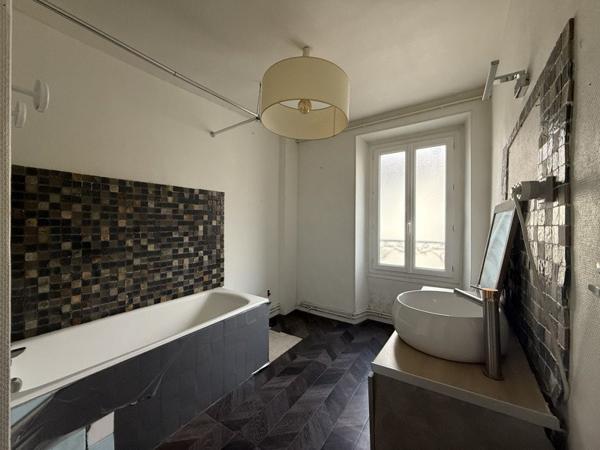 Immeuble à vendre |  Septeuil |  209 m²
