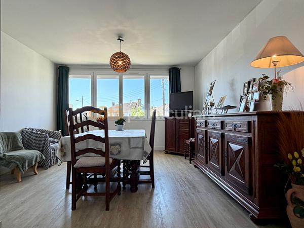 Vente
                Appartement81 m² - 4 Pièces -
                    CARENTAN LES MARAIS (50500)