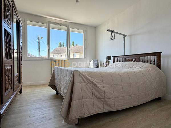 Vente
                Appartement81 m² - 4 Pièces -
                    CARENTAN LES MARAIS (50500)