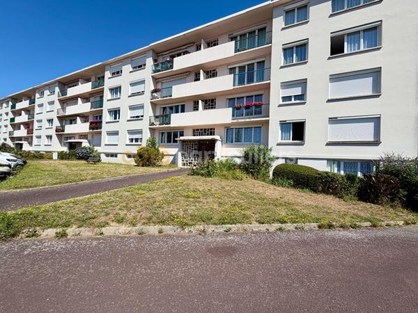 Vente
                Appartement81 m² - 4 Pièces -
                    CARENTAN LES MARAIS (50500)