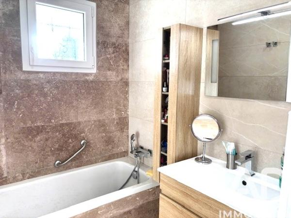 Maison à vendre 6 pièces 140 m² Neuville-sur-Saône