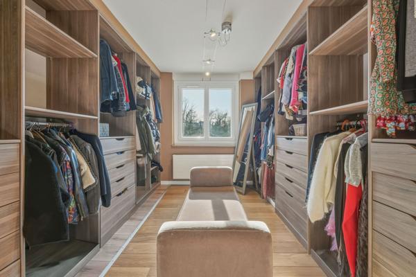 Vente Propriété équestre Saint-Genis-Pouilly 11 Pièces 300 m²