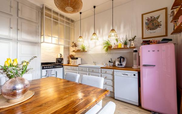 Maison à vendre    8 pièces •  Rue