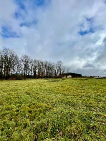 Terrain viabilisé de 816m2 situé à SAINT-SARDOS, 82600. (8 lots similaires disponibles)