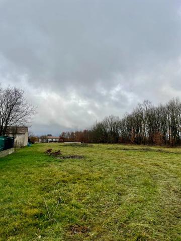 Terrain viabilisé de 816m2 situé à SAINT-SARDOS, 82600. (8 lots similaires disponibles)