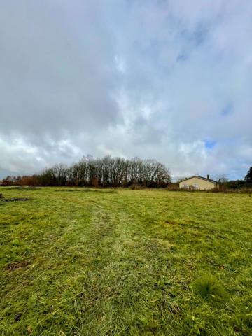 Terrain viabilisé de 816m2 situé à SAINT-SARDOS, 82600. (8 lots similaires disponibles)