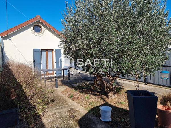 Maison de 1960  de 48 m² habitables et 27 m² au sol au 1er étage espaces bien optimisés sur un terrain clos de 496 m²
