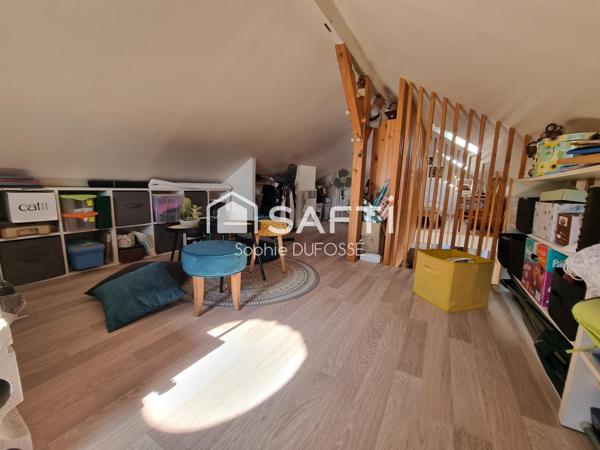 Maison de 1960  de 48 m² habitables et 27 m² au sol au 1er étage espaces bien optimisés sur un terrain clos de 496 m²