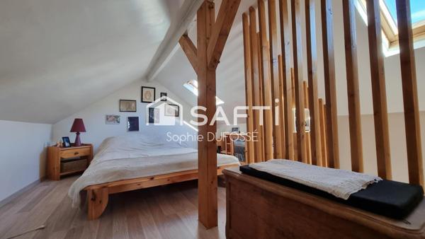 Maison de 1960  de 48 m² habitables et 27 m² au sol au 1er étage espaces bien optimisés sur un terrain clos de 496 m²