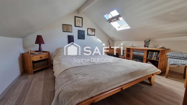 Maison de 1960  de 48 m² habitables et 27 m² au sol au 1er étage espaces bien optimisés sur un terrain clos de 496 m²