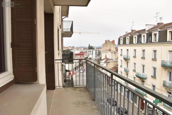 Location - Appartement Bourg-en-Bresse 01000 4 pièces 85 m 2