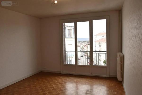 Location - Appartement Bourg-en-Bresse 01000 4 pièces 85 m 2