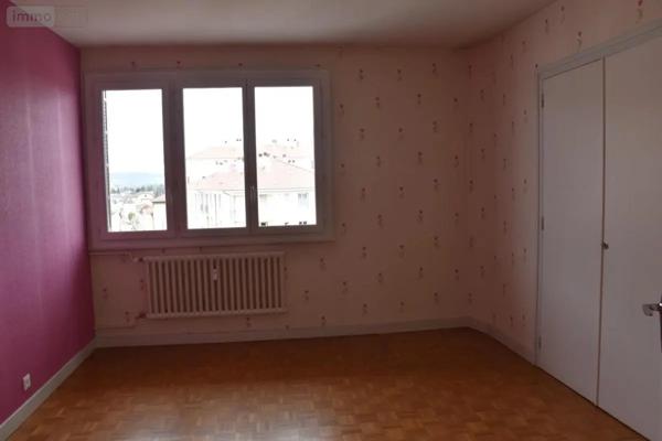 Location - Appartement Bourg-en-Bresse 01000 4 pièces 85 m 2