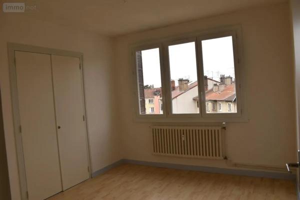 Location - Appartement Bourg-en-Bresse 01000 4 pièces 85 m 2