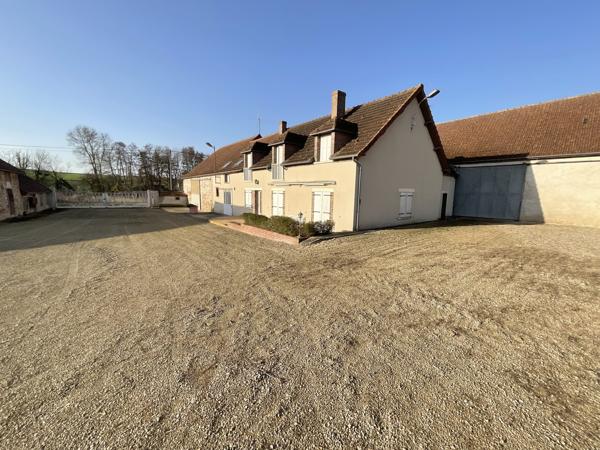 Corps de Ferme, Habitation de 194 m2 + granges, ateliers