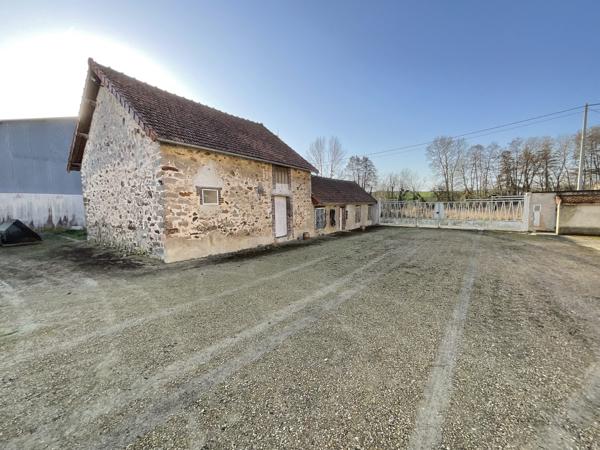 Corps de Ferme, Habitation de 194 m2 + granges, ateliers