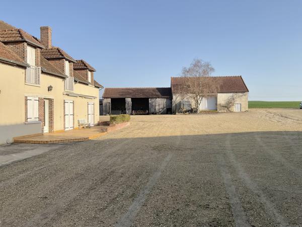 Corps de Ferme, Habitation de 194 m2 + granges, ateliers