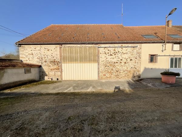 Corps de Ferme, Habitation de 194 m2 + granges, ateliers