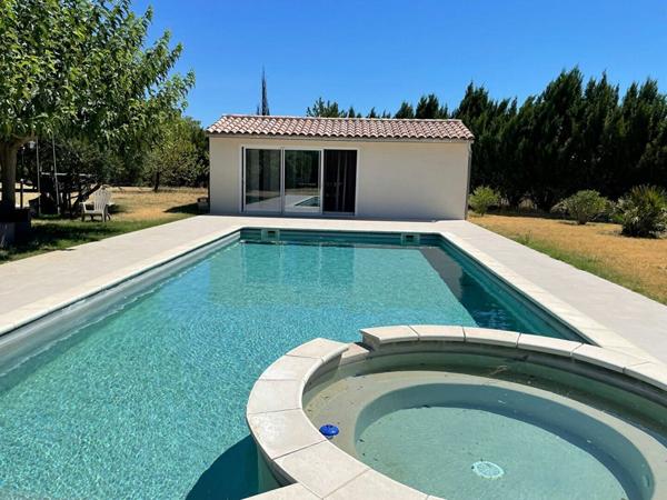 Maison à vendre    5 pièces •  Entraigues-sur-la-Sorgue