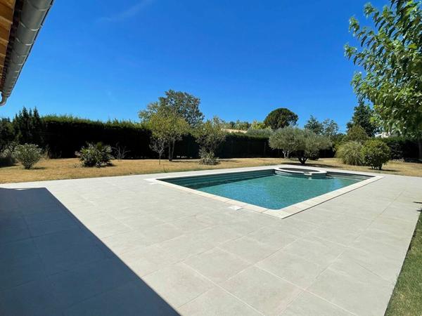 Maison à vendre    5 pièces •  Entraigues-sur-la-Sorgue